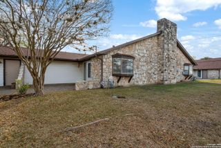 609 Oak Park Dr, Boerne, TX 78006