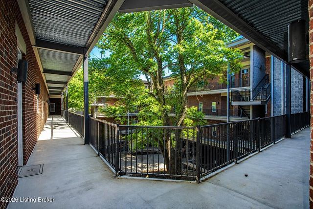 2011 Frankfort Ave 300, Louisville, KY 40206