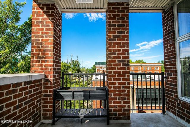 2011 Frankfort Ave 300, Louisville, KY 40206