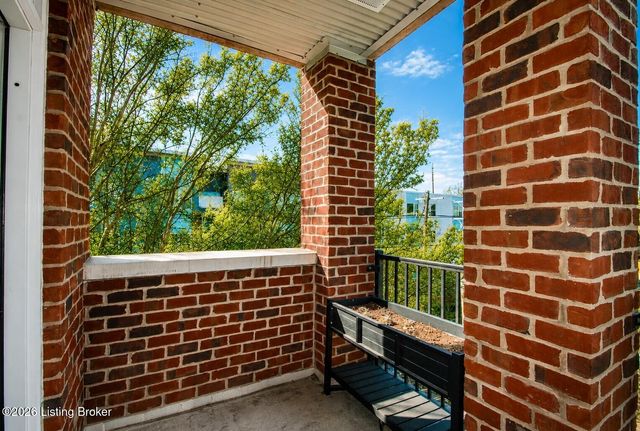 2011 Frankfort Ave 300, Louisville, KY 40206