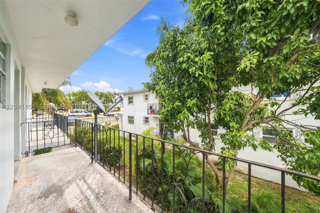 219 NW 10th Ave APT 3, Miami, FL 33128