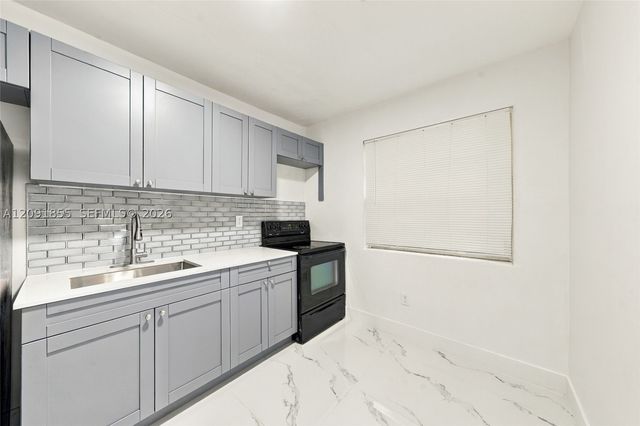 219 NW 10th Ave APT 3, Miami, FL 33128