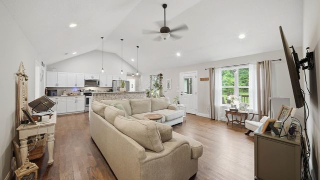 665 County Road 48, Athens, TN 37303