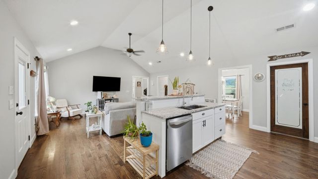 665 County Road 48, Athens, TN 37303