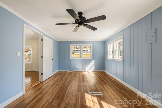 1015 Mountain View Street, Hendersonville, NC 28739