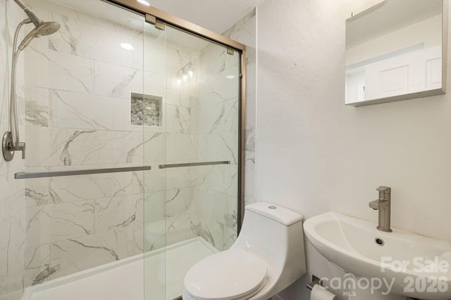 1015 Mountain View Street, Hendersonville, NC 28739