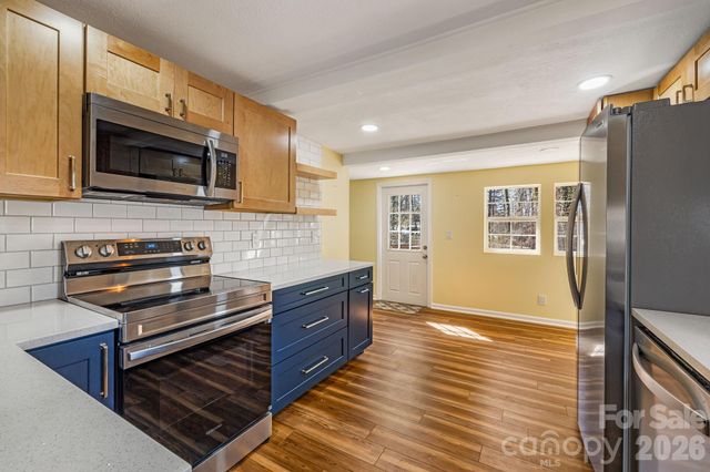 1015 Mountain View Street, Hendersonville, NC 28739