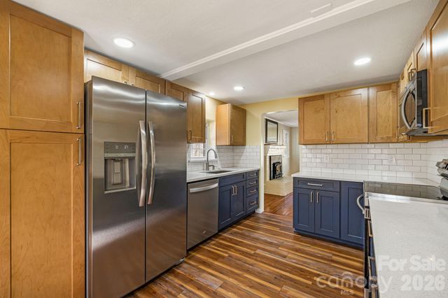 1015 Mountain View Street, Hendersonville, NC 28739