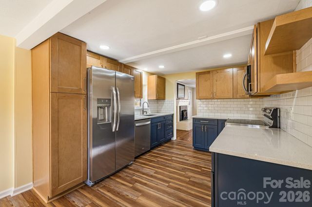 1015 Mountain View Street, Hendersonville, NC 28739