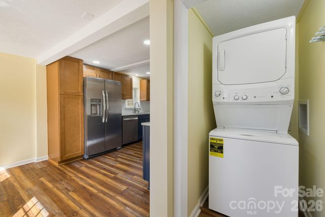 1015 Mountain View Street, Hendersonville, NC 28739