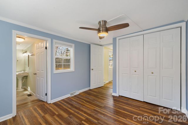 1015 Mountain View Street, Hendersonville, NC 28739