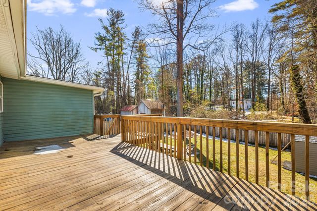 1015 Mountain View Street, Hendersonville, NC 28739