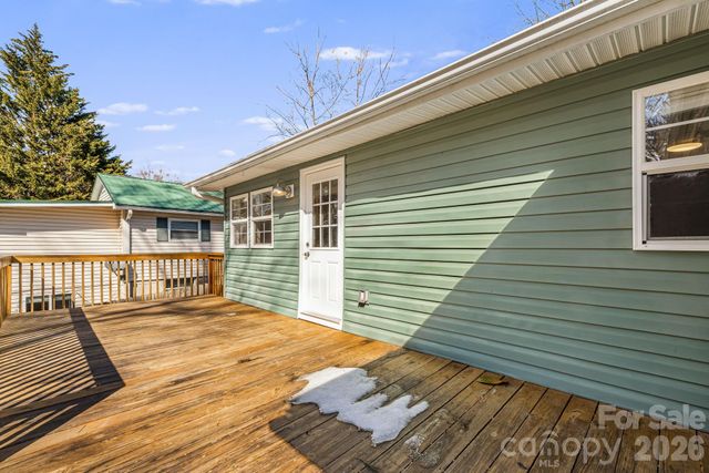 1015 Mountain View Street, Hendersonville, NC 28739