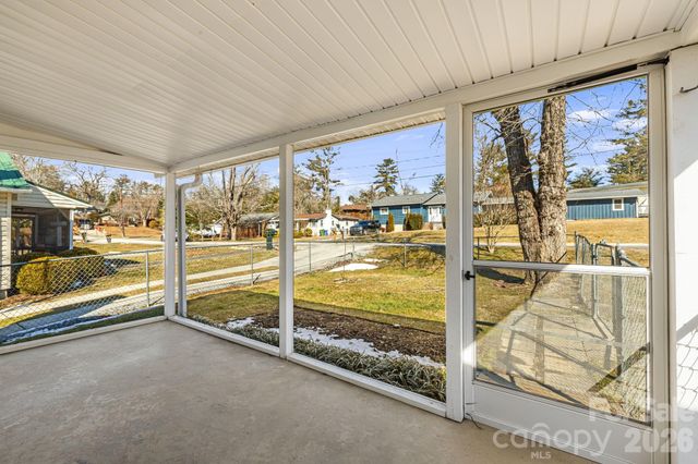 1015 Mountain View Street, Hendersonville, NC 28739