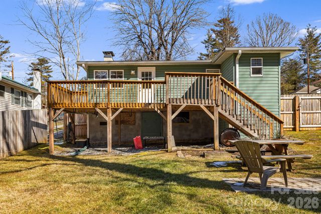 1015 Mountain View Street, Hendersonville, NC 28739