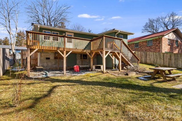 1015 Mountain View Street, Hendersonville, NC 28739