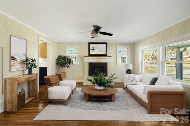 1015 Mountain View Street, Hendersonville, NC 28739