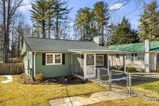 1015 Mountain View Street, Hendersonville, NC 28739