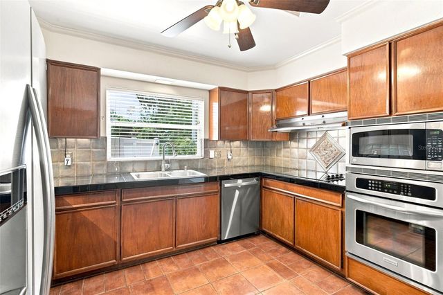 421 ELLIOTT AVENUE, Sanford, FL 32771