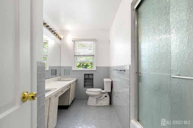 29 Devonshire Terrace, West Orange, NJ 07052