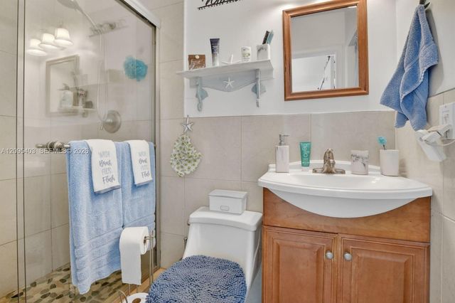 7140 Meade Street, Hollywood, FL 33024