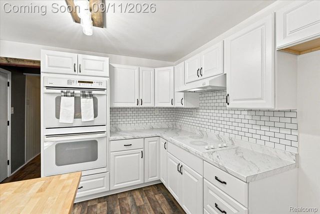 9985 Cedar Island Road, White Lake Charter Township, MI 48386