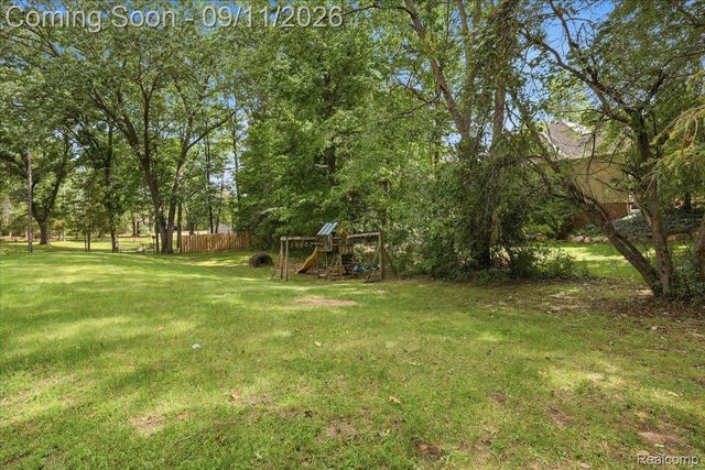 9985 Cedar Island Road, White Lake Charter Township, MI 48386