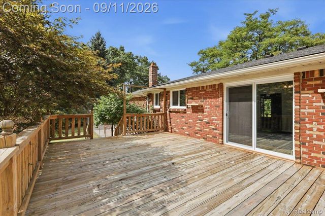 9985 Cedar Island Road, White Lake Charter Township, MI 48386