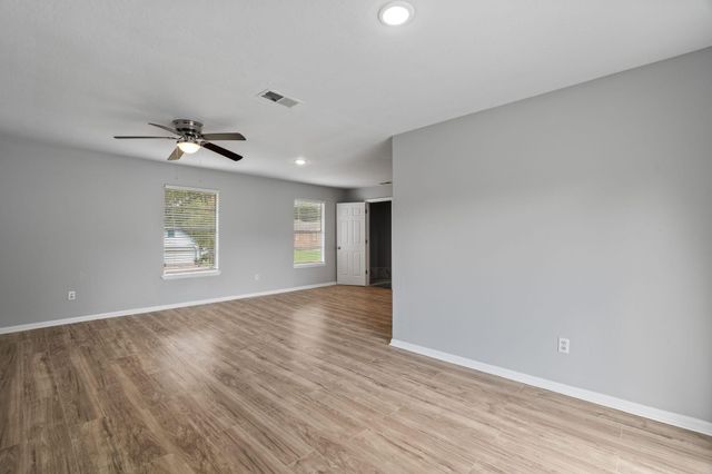 44 Sharmont Dr., Hattiesburg, MS 39402