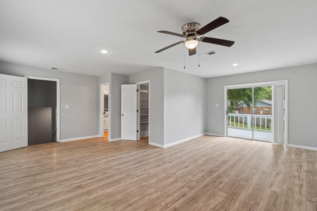 44 Sharmont Dr., Hattiesburg, MS 39402