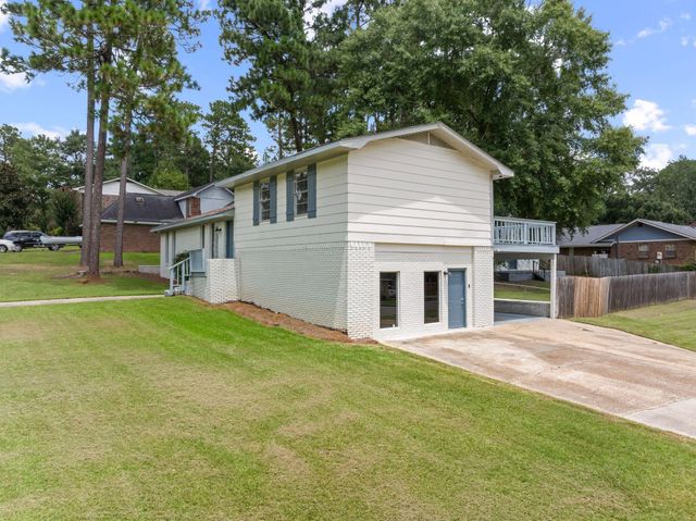 44 Sharmont Dr., Hattiesburg, MS 39402