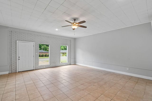 44 Sharmont Dr., Hattiesburg, MS 39402