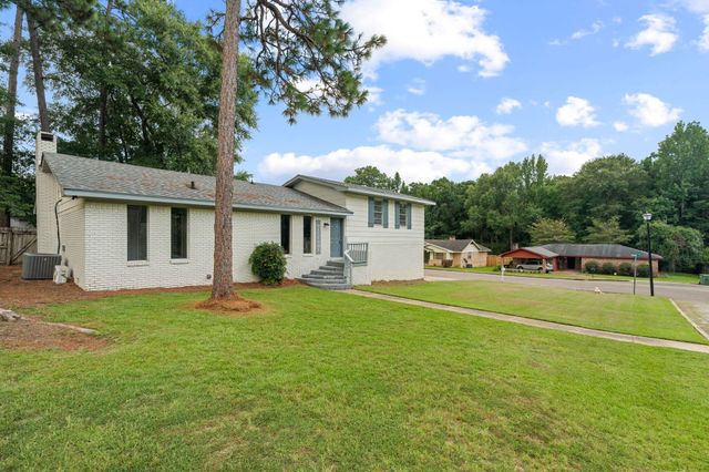 44 Sharmont Dr., Hattiesburg, MS 39402
