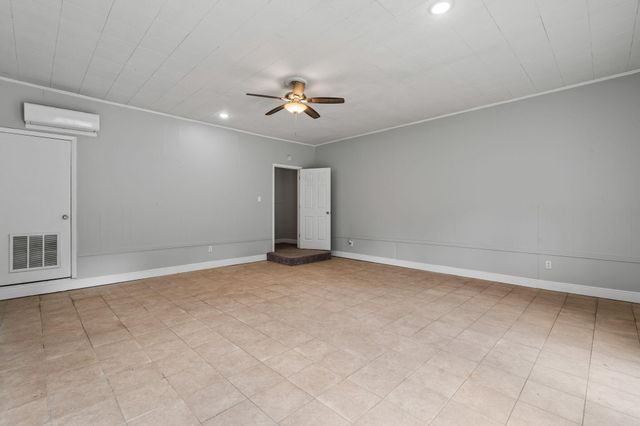44 Sharmont Dr., Hattiesburg, MS 39402