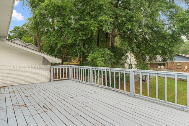 44 Sharmont Dr., Hattiesburg, MS 39402