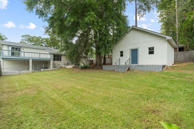 44 Sharmont Dr., Hattiesburg, MS 39402
