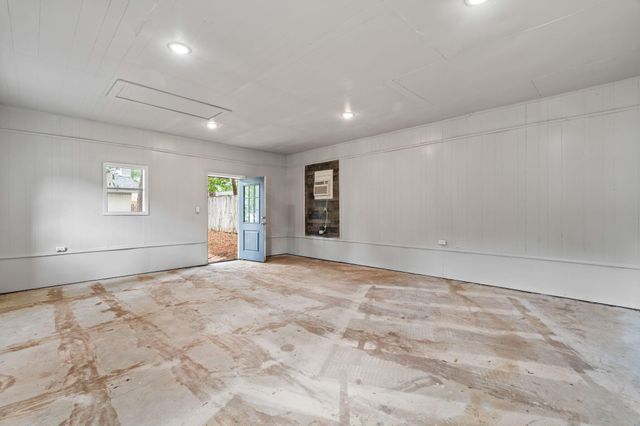 44 Sharmont Dr., Hattiesburg, MS 39402