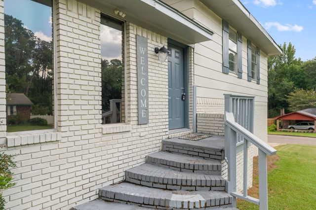 44 Sharmont Dr., Hattiesburg, MS 39402