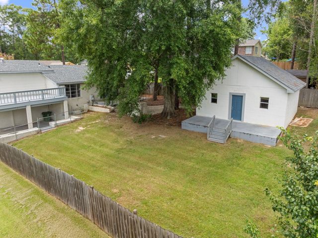 44 Sharmont Dr., Hattiesburg, MS 39402