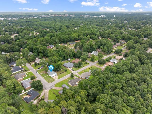 44 Sharmont Dr., Hattiesburg, MS 39402