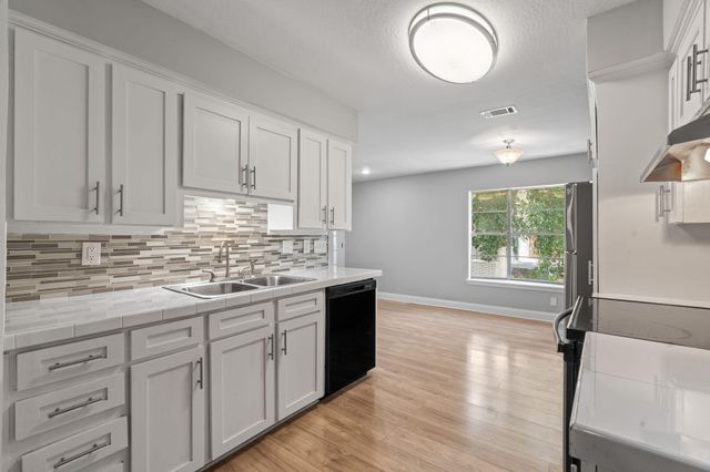 44 Sharmont Dr., Hattiesburg, MS 39402