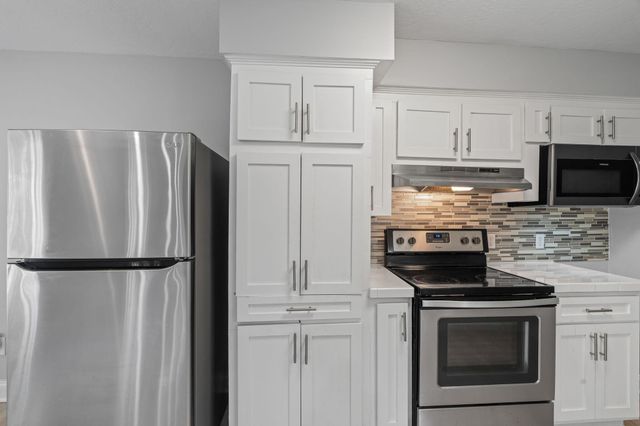 44 Sharmont Dr., Hattiesburg, MS 39402
