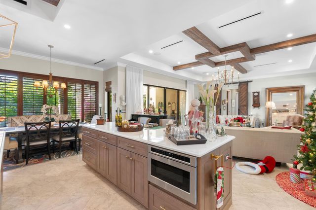 2500 NE 14th St, Fort Lauderdale, FL 33304