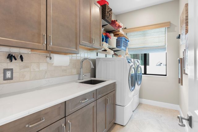 2500 NE 14th St, Fort Lauderdale, FL 33304