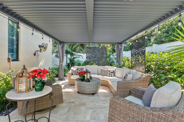 2500 NE 14th St, Fort Lauderdale, FL 33304