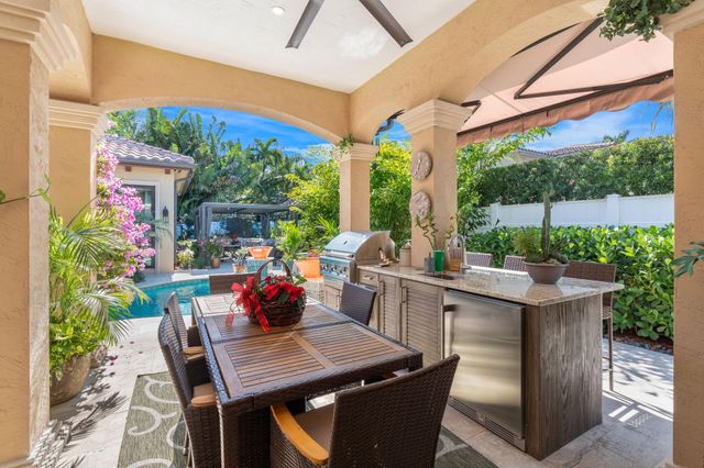 2500 NE 14th St, Fort Lauderdale, FL 33304