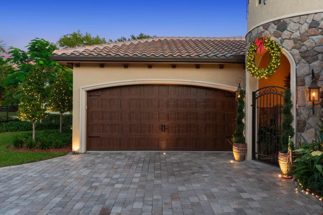 2500 NE 14th St, Fort Lauderdale, FL 33304