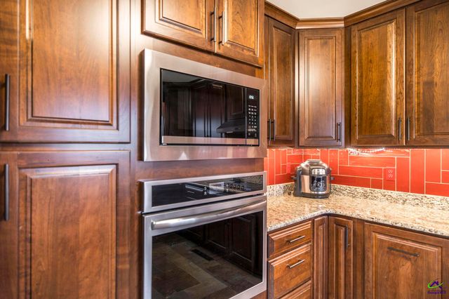 26 Mansfield Drive, Hawkinsville, GA 31036