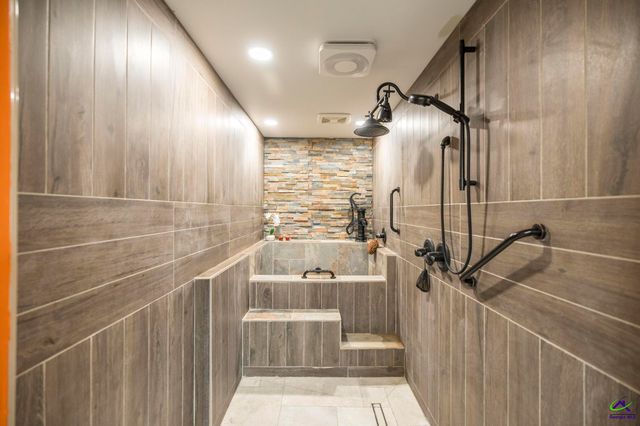 26 Mansfield Drive, Hawkinsville, GA 31036