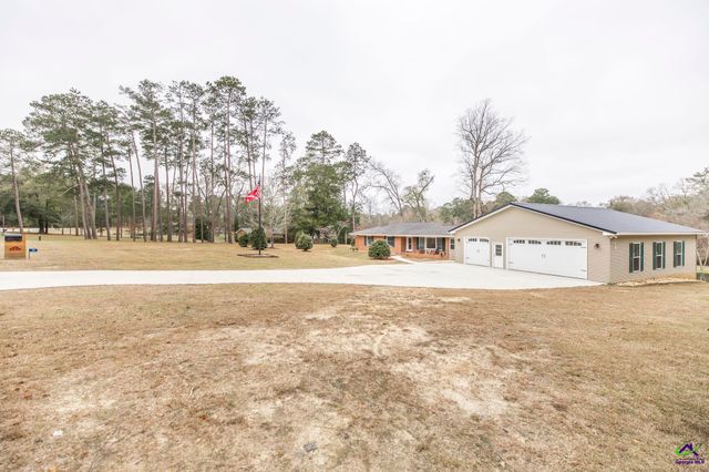 26 Mansfield Drive, Hawkinsville, GA 31036